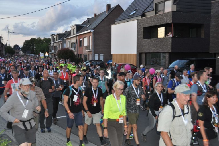 Het vertrek van de 100Km Dodentocht in 2019